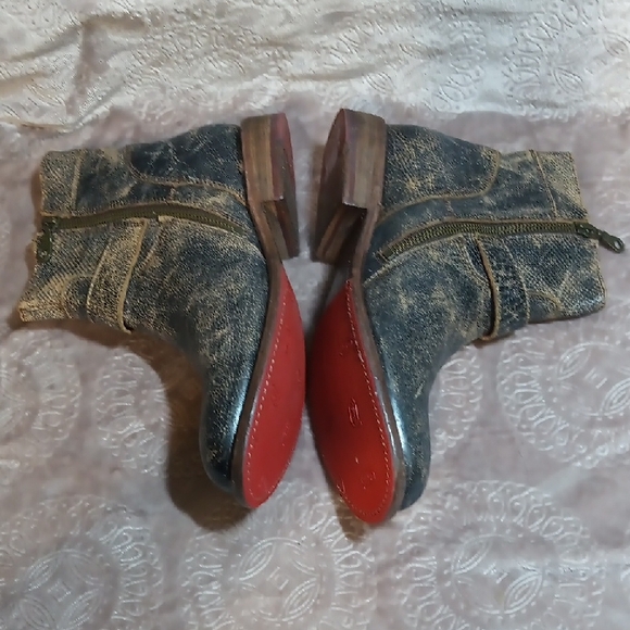 The Bed Stu Women's Becca Side Zip Distressed Boots - Picture 4 of 7